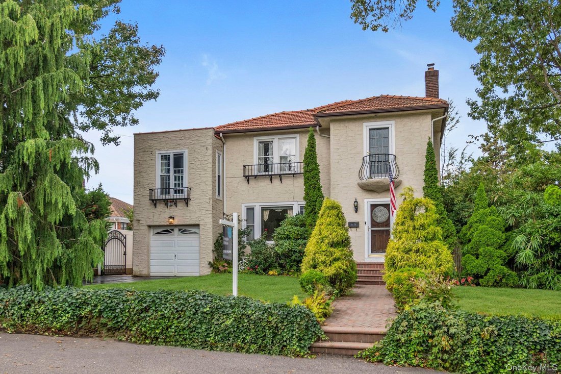 House in New York, New York, United States 1 - 19024870