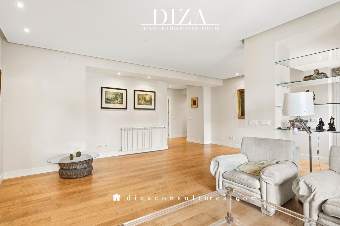 Apartment in Tetuan, Madrid, Spain 5 - 19021240