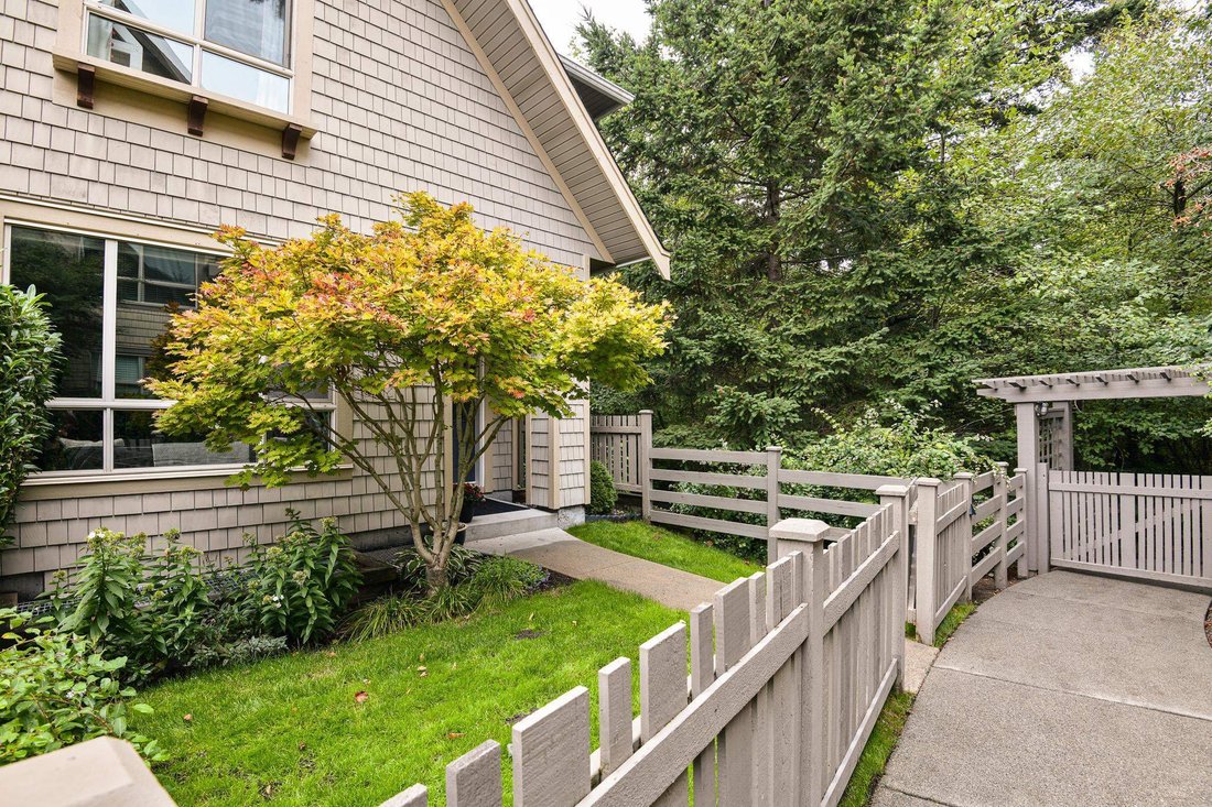 Townhouse in Surrey, British Columbia, Canada 2 - 19027804