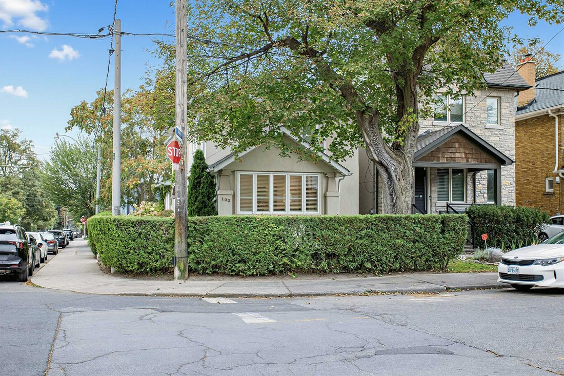 House in Toronto, Ontario, Canada 2 - 19022304