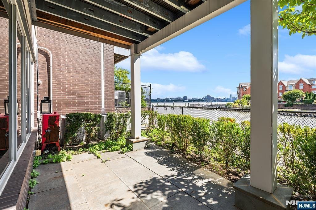 Townhouse in Edgewater, New Jersey, United States 5 - 19028865