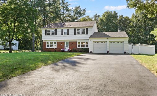 House in Manalapan Township, New Jersey, United States 1