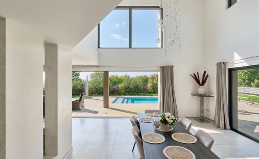 Villa in Saint Martin, Troyes, France 1