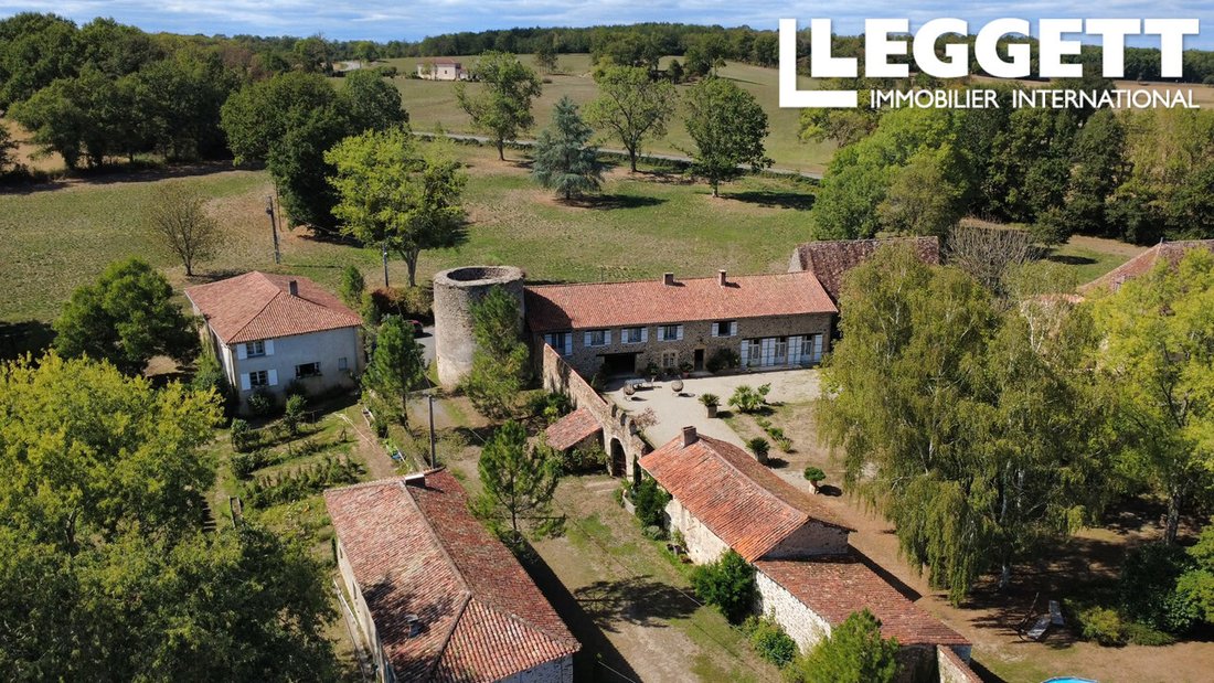 Villa in Ansac-sur-Vienne, Nouvelle-Aquitaine, France 1 - 15884684