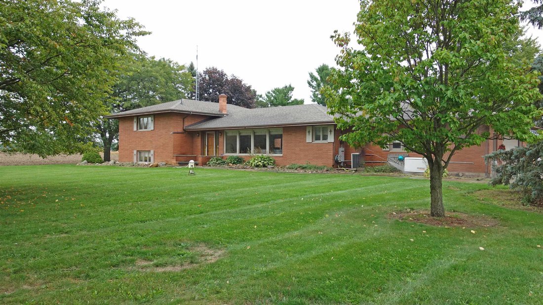 House in Chesaning, Michigan, United States 1 - 19032483
