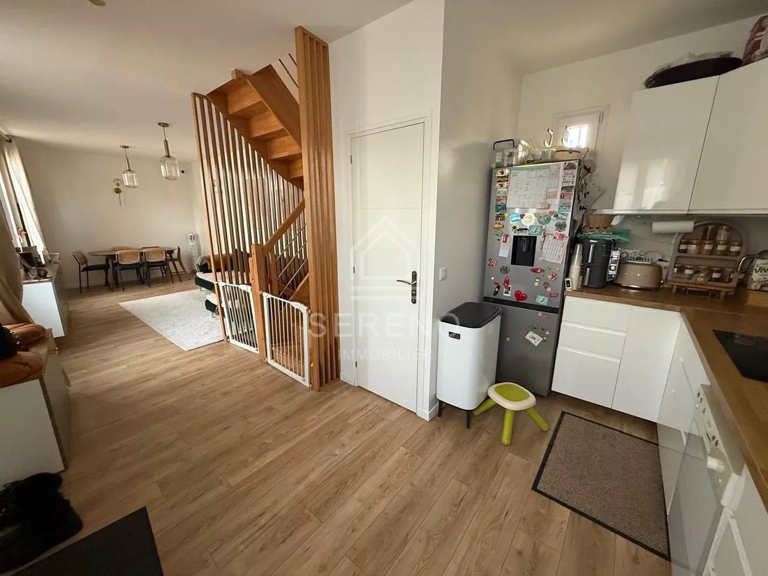 Apartment in Fontenay-sous-Bois, Ile-de-France, France 1 - 19029376