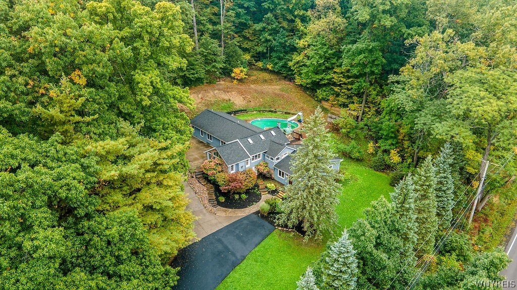 Eden, New York, United States 2 - 19024830