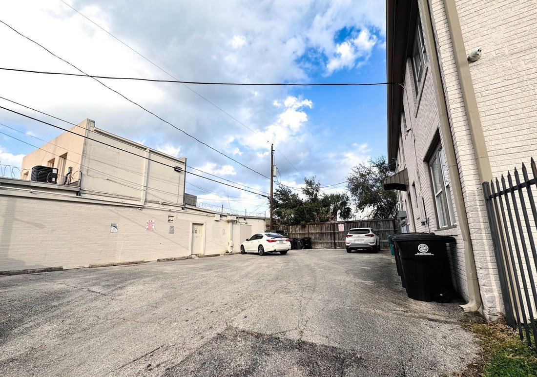Houston, Texas, United States 2 - 19021293
