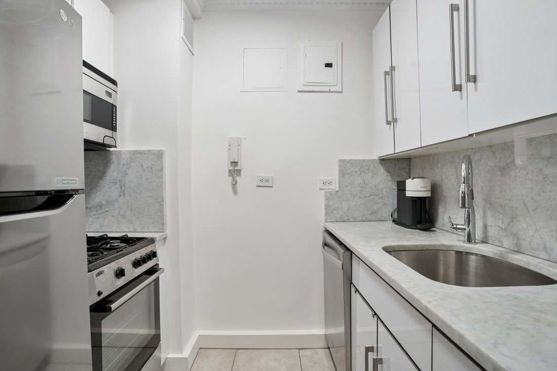 Co Op in New York, New York, United States 5 - 19024945