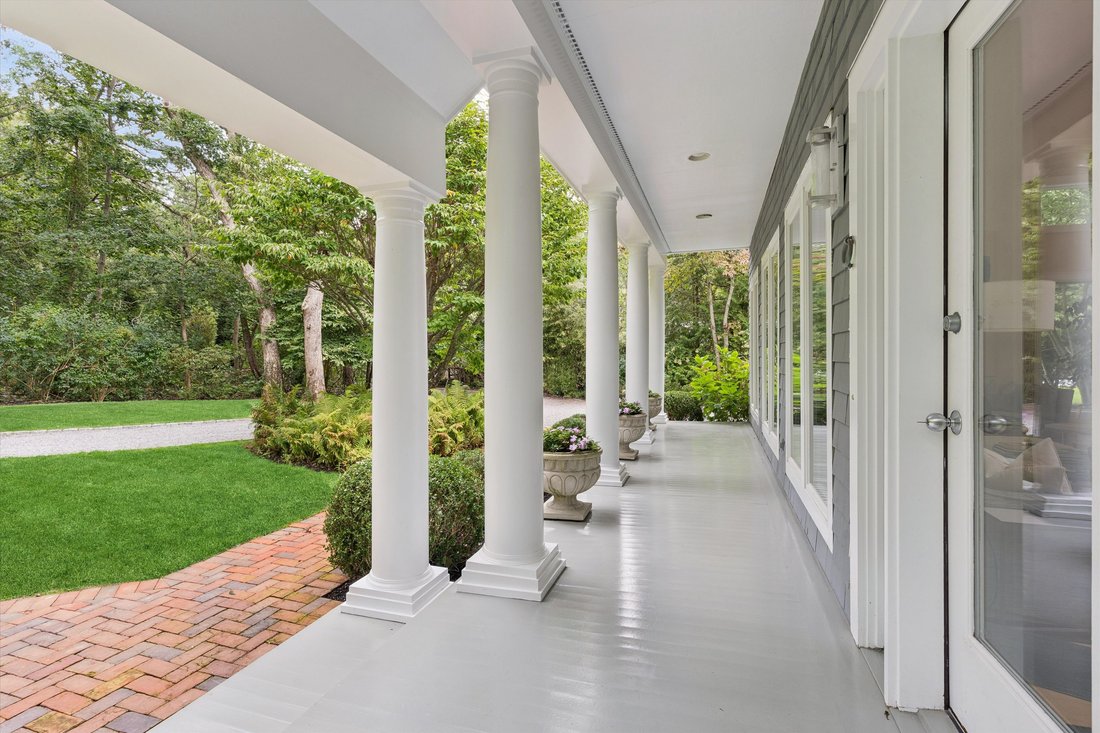 East Hampton, New York, United States 2 - 19024943