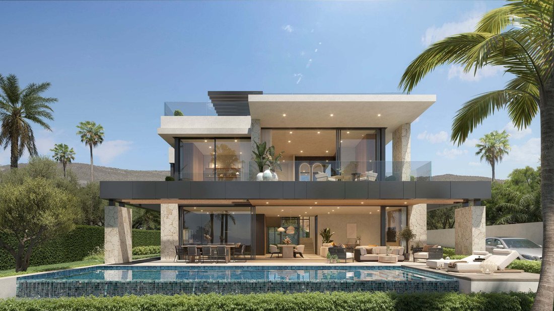 Villa in Rio Real, Marbella, Andalusia 1 - 19021358