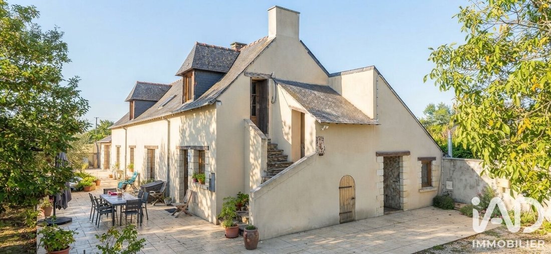 House in Brissac-Loire-Aubance, Pays de la Loire, France 1 - 18695067