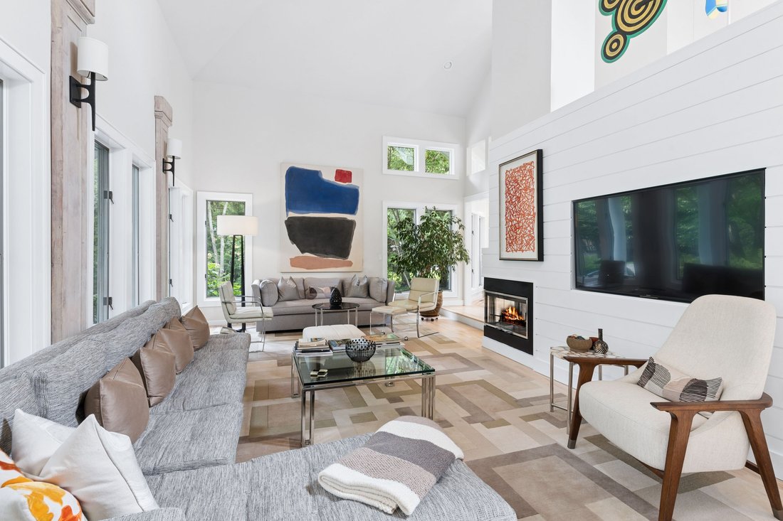 East Hampton, New York, United States 4 - 19024943