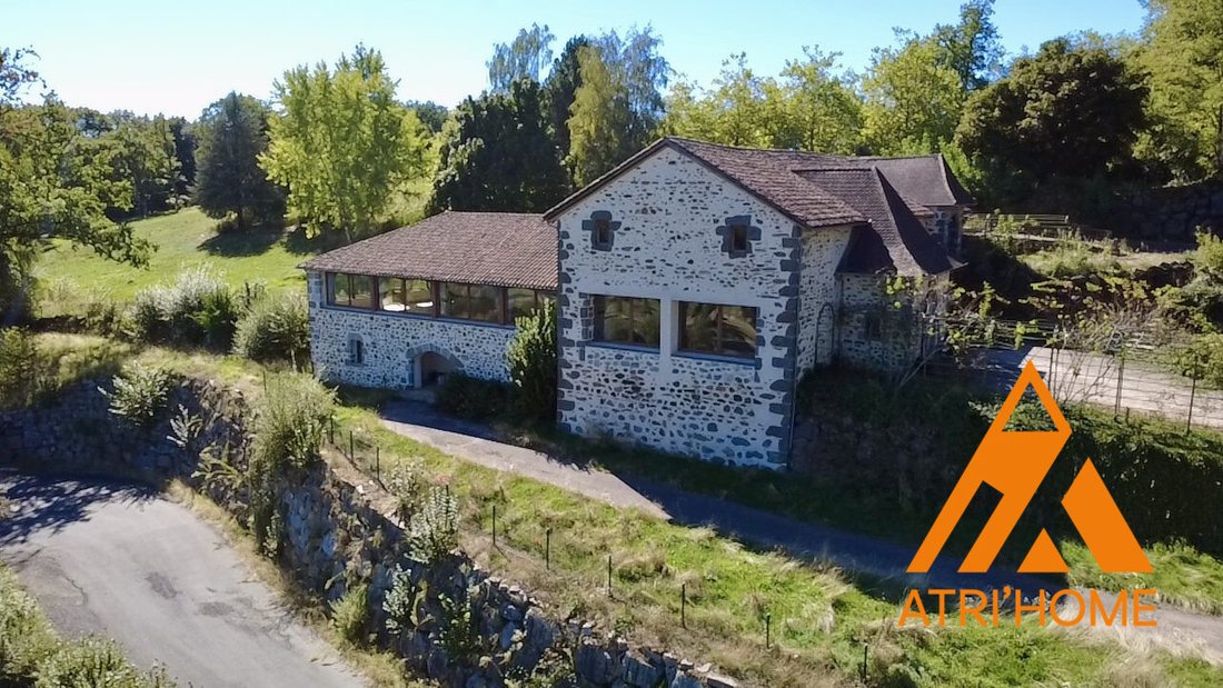 Casa a Arrondissement d'Aurillac, Auvergne-Rodano-Alpi, Francia 1 - 19026693