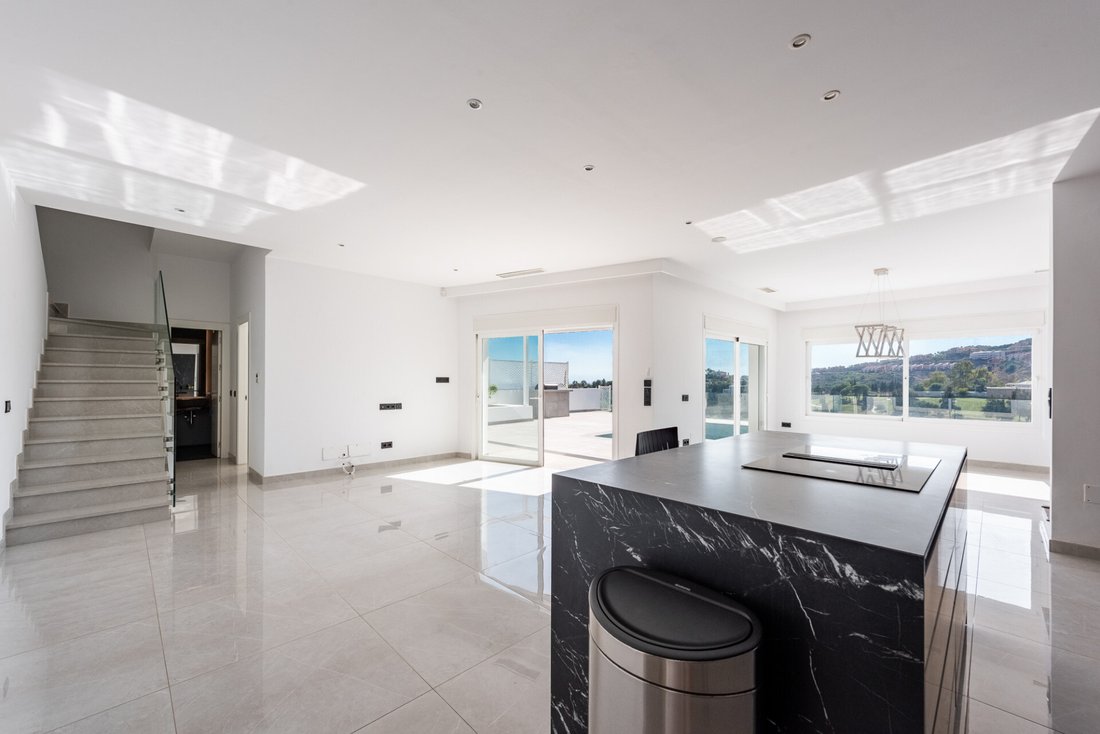 Villa in Benahavis, Andalusia, Spain 5 - 19027994