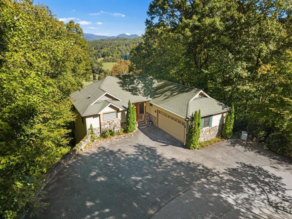 House in Whittier, North Carolina, United States 2 - 19030983