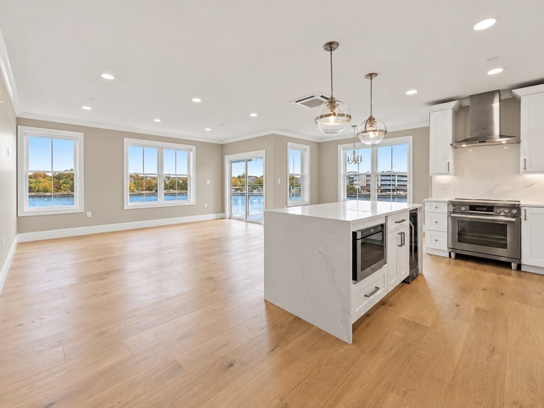 Condo in Salem, Massachusetts, United States 2 - 19033335