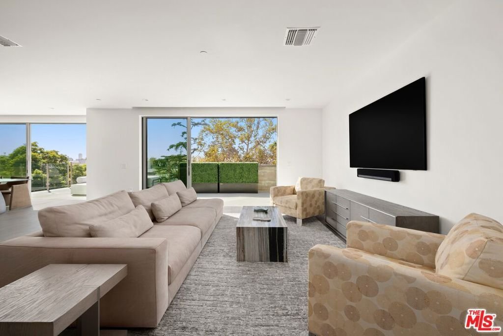 Condo in Los Angeles, California, United States 3 - 19020493