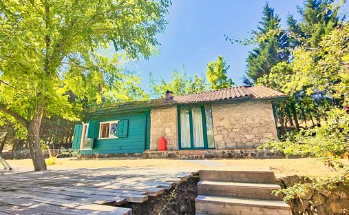 Country House in Moncloa-Aravaca, Madrid, Spain 1
