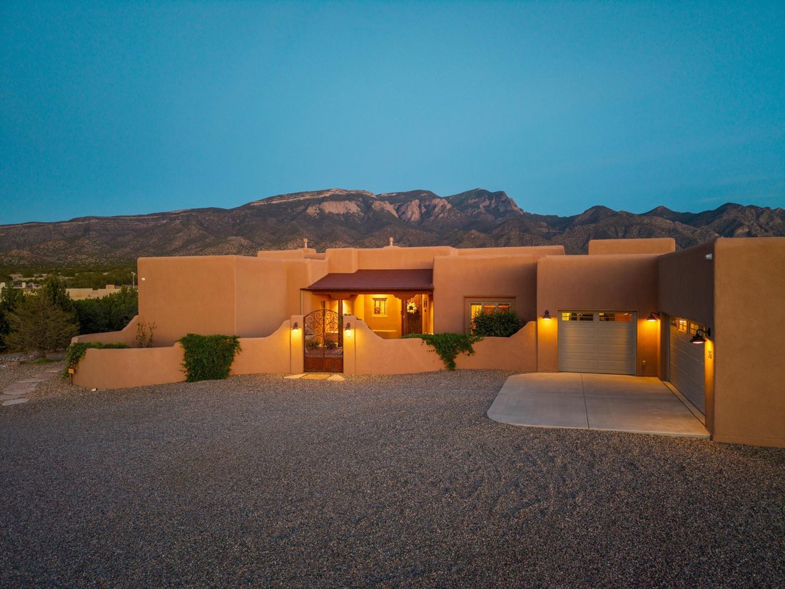 House in Placitas, New Mexico, United States 5 - 19026873