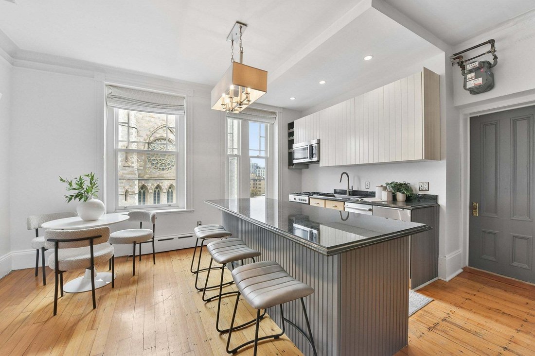 Condo in Boston, Massachusetts, United States 3 - 18827663