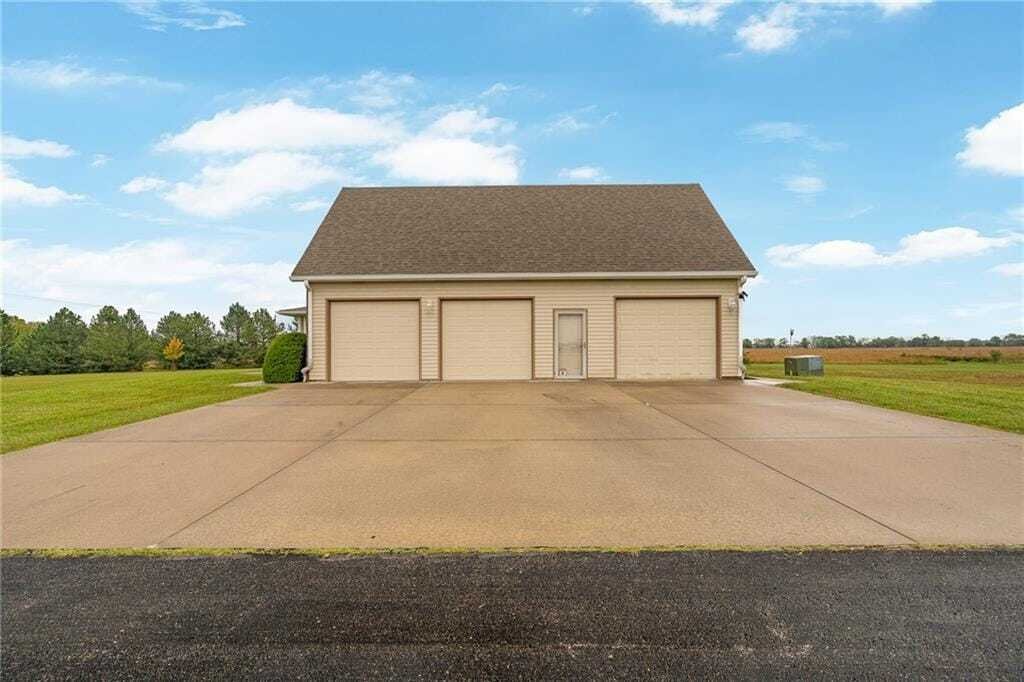 House in Ottawa, Kansas, United States 5 - 19031753