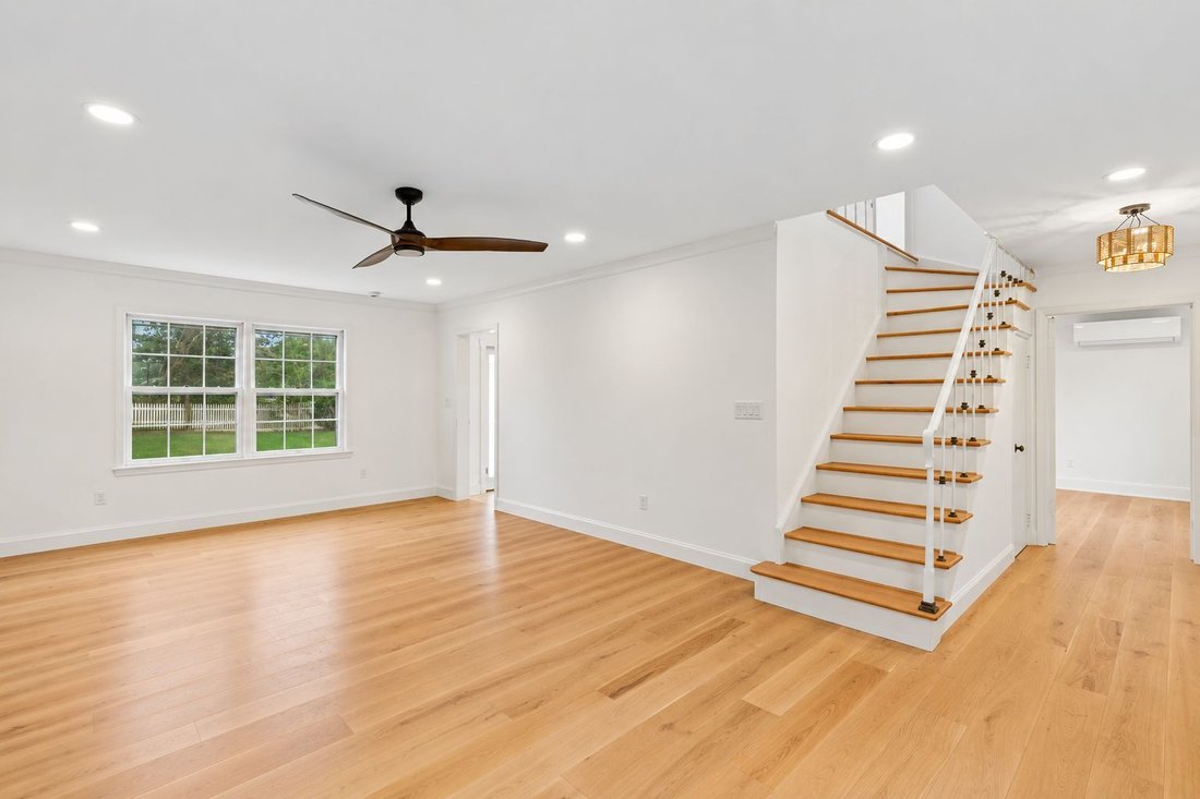 Hampton Bays, New York, United States 2 - 19034283
