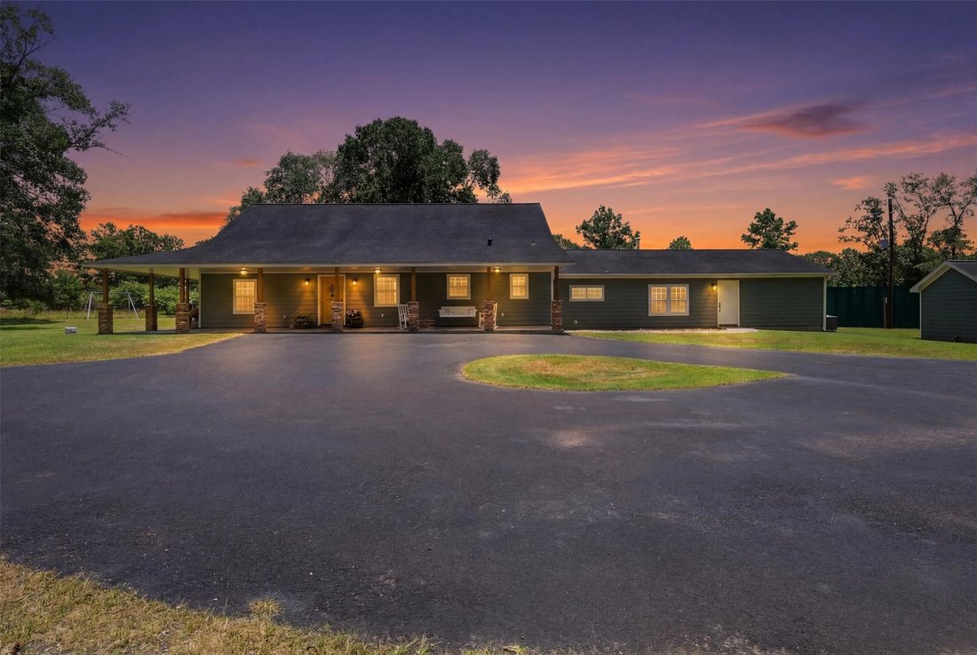 House in Conroe, Texas, United States 2 - 19023856
