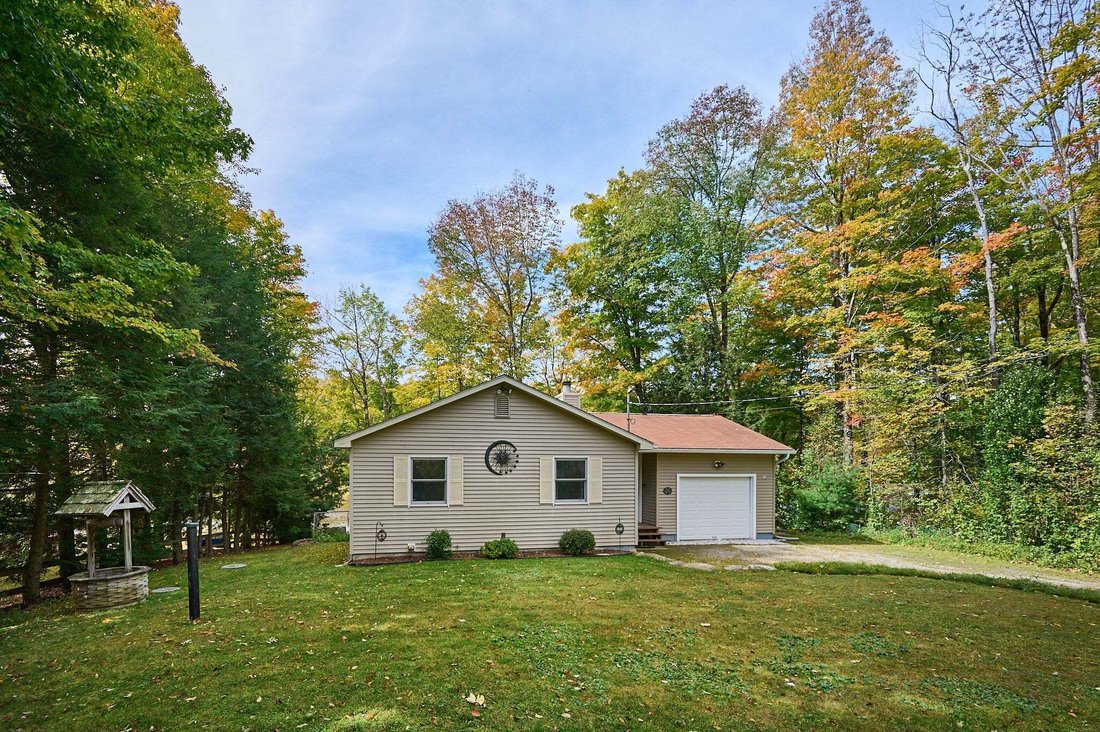 House in Becket, Massachusetts, United States 3 - 19031241