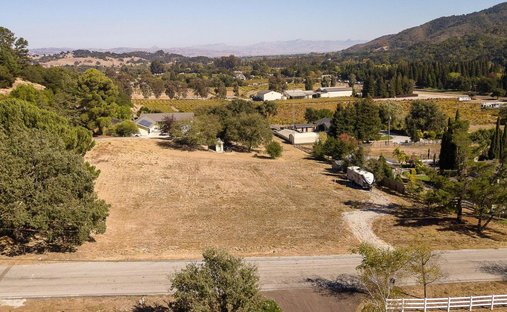Land in Gilroy, California, United States 1