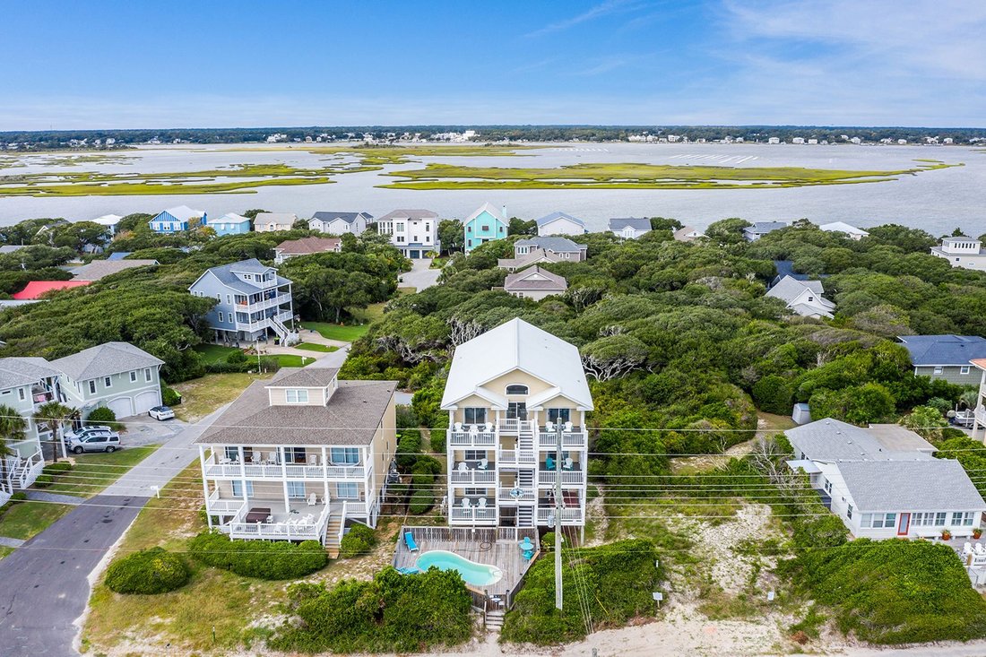 House in Topsail Beach, North Carolina, United States 1 - 19022404