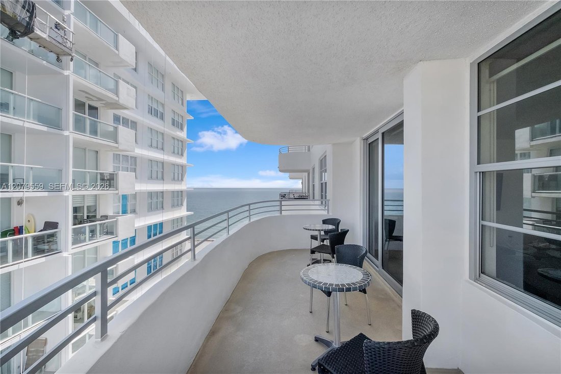 Condo in Miami Beach, Florida, United States 4 - 19025210
