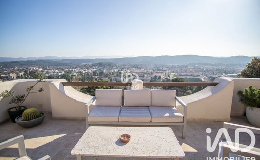 House in Vaugines-Les Faisses-Peyrard, Draguignan, France 1
