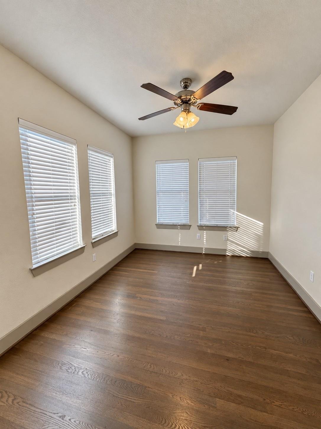 Houston, Texas, United States 5 - 19021293