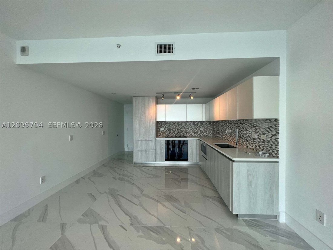 Condo in Miami, Florida, United States 3 - 19023375
