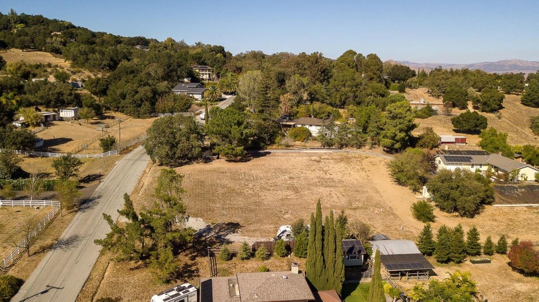 Land in Gilroy, California, United States 3 - 19033023
