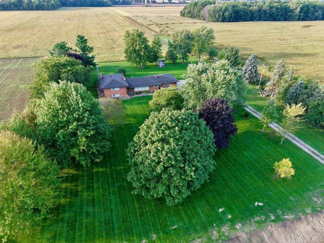 House in Chesaning, Michigan, United States 4 - 19032483
