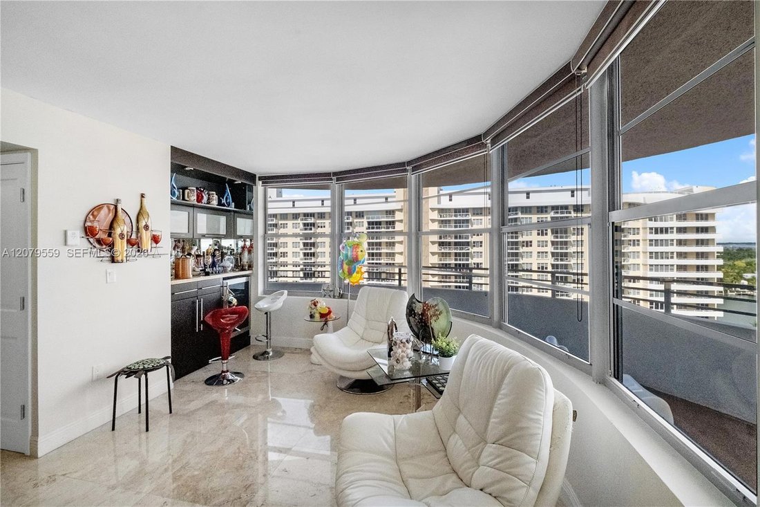 Condo in Miami Beach, Florida, United States 3 - 19025210