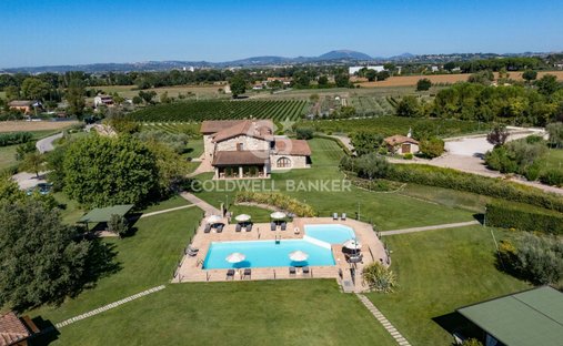Casa di campagna a Assisi, Umbria, Italia 1