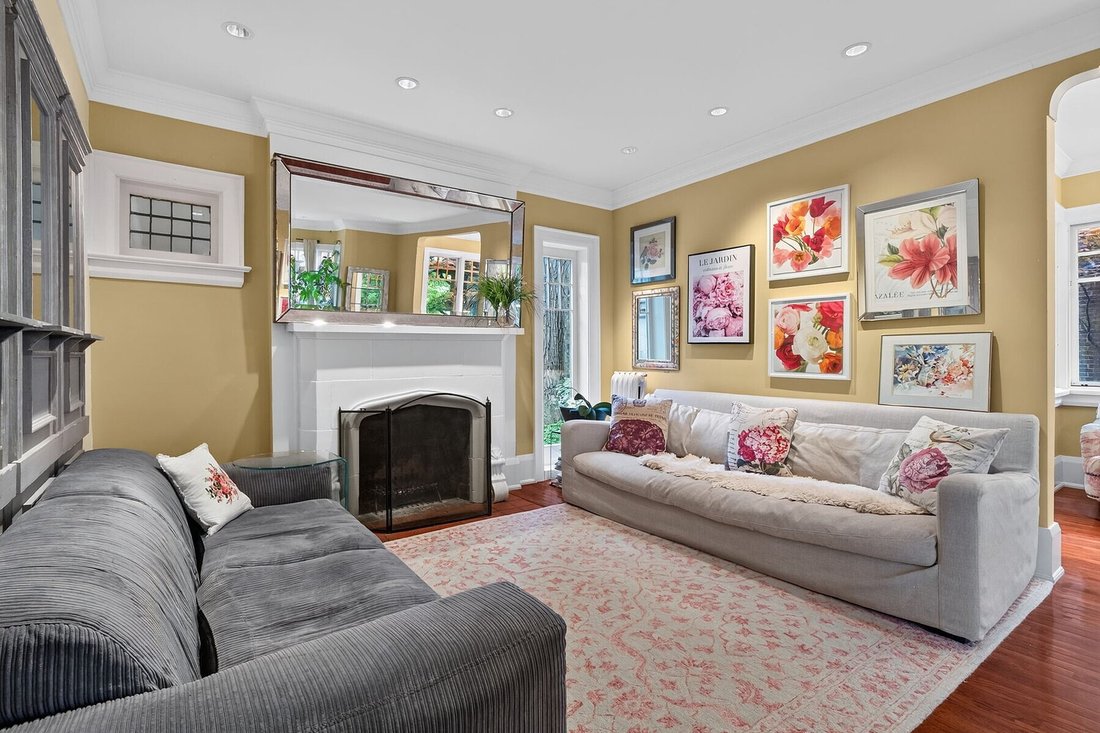 House in Toronto, Ontario, Canada 5 - 19022068