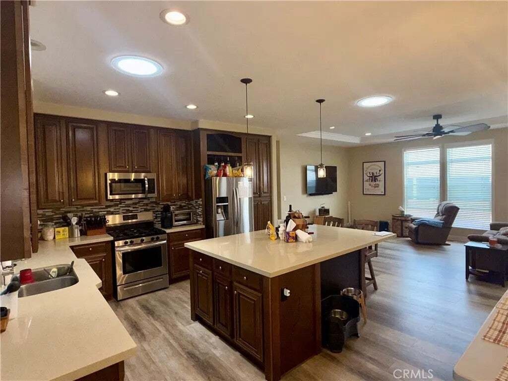 Huntington Beach, California, United States 3 - 19024487
