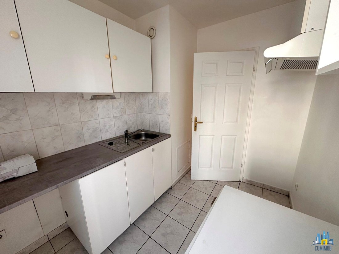 Apartment in Hôtel de Ville, Courbevoie, France 5 - 19032148