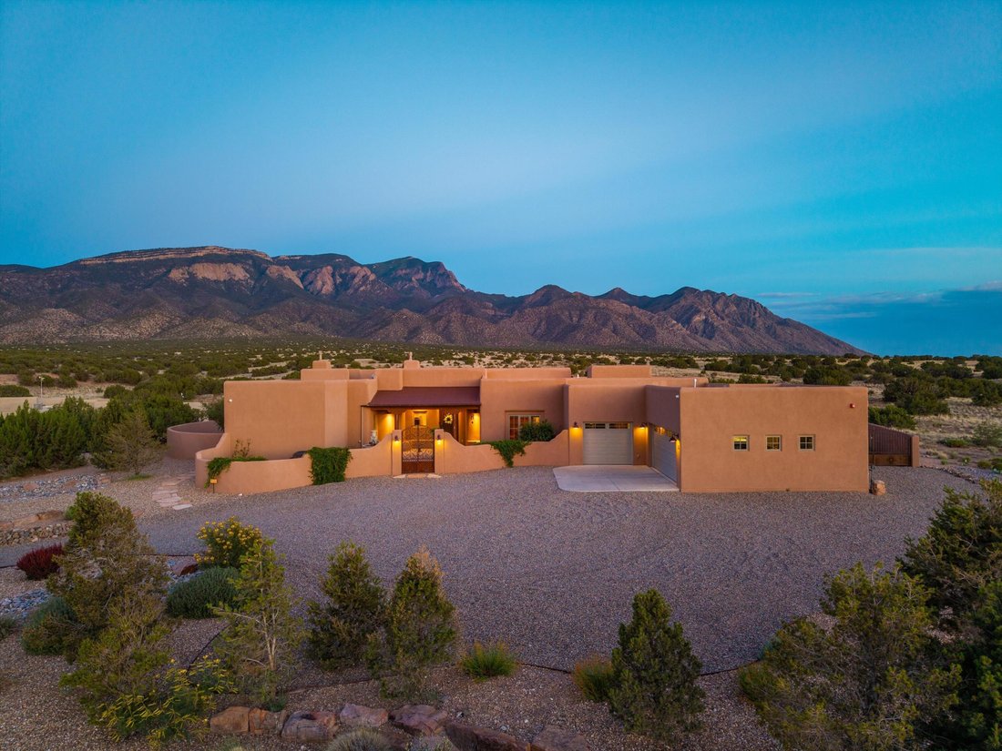 House in Placitas, New Mexico, United States 2 - 19026873