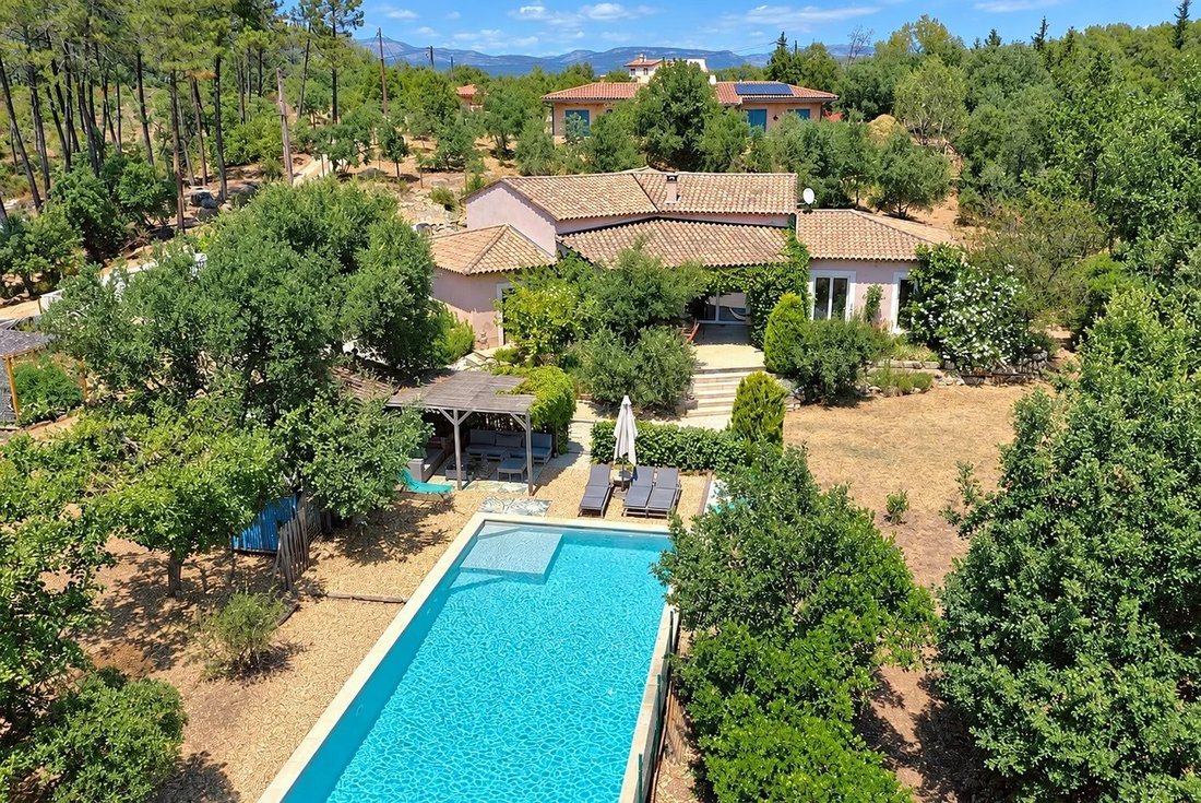 Villa à Saint-Paul-en-Forêt, Provence-Alpes-Côte d'Azur, France 1 - 15379484