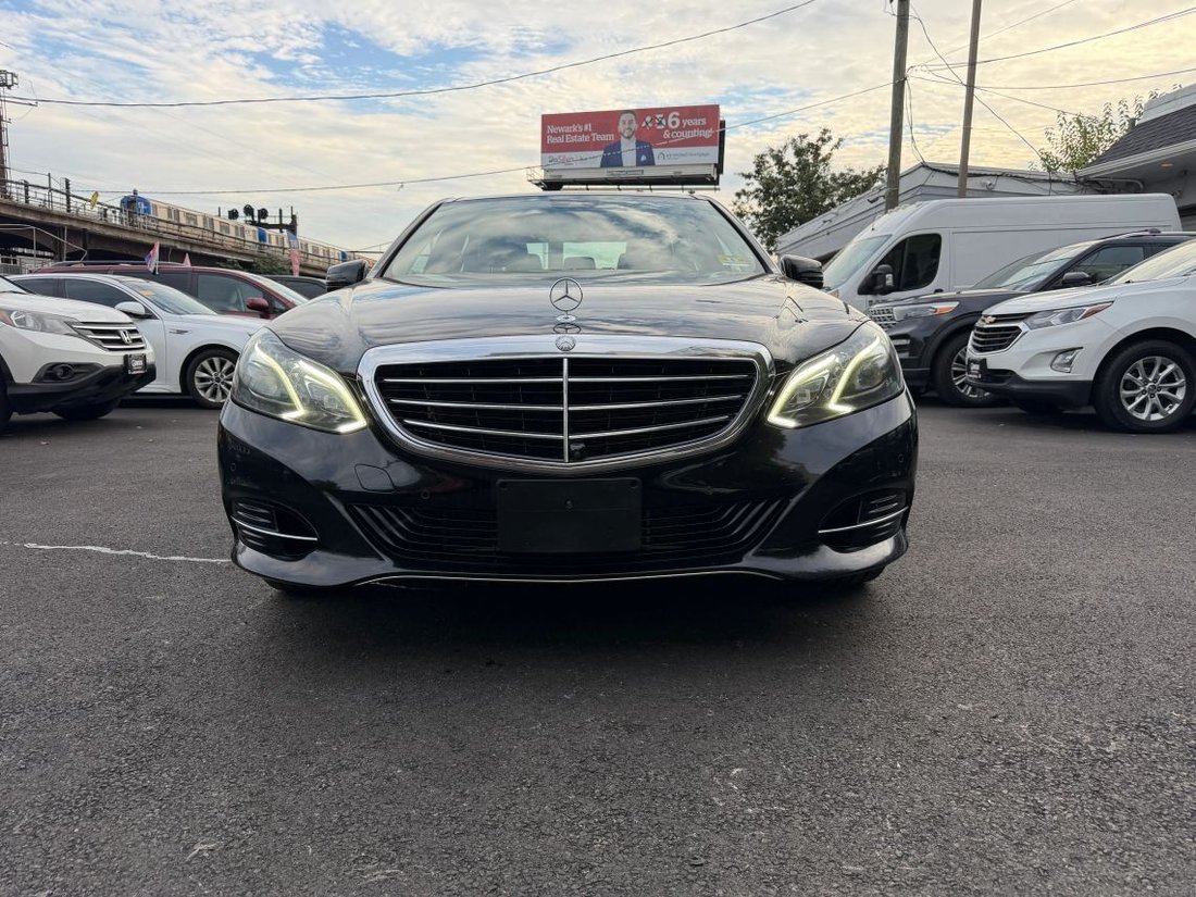 Sedan in Newark, NJ, United States 3 - 19030124