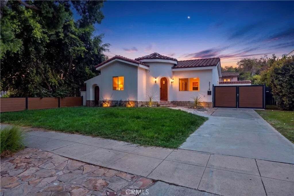 House in Signal Hill, California, United States 2 - 19024414
