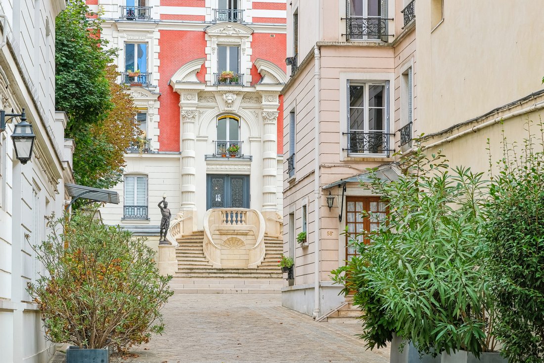Apartment in Montmartre, Paris 18e Arrondissement, Paris 1 - 19021621
