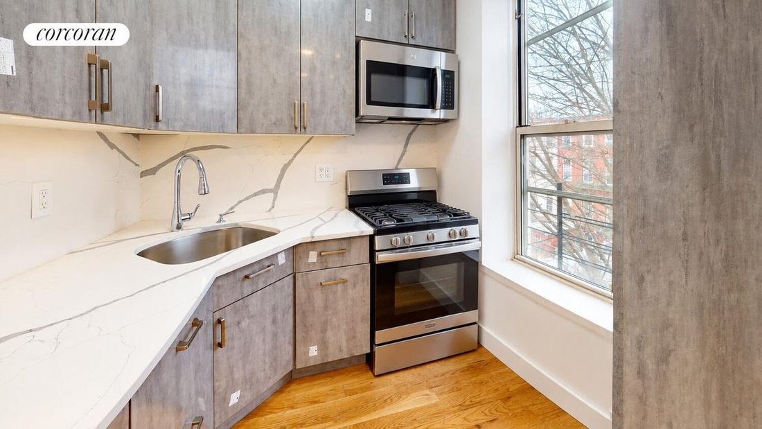 House in New York, New York, United States 4 - 19033927