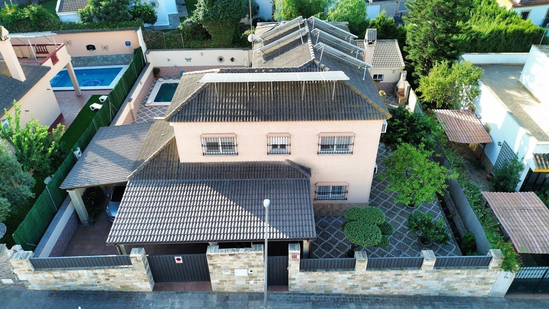 Villa in Montequinto, Dos Hermanas, Spain 3 - 19034238