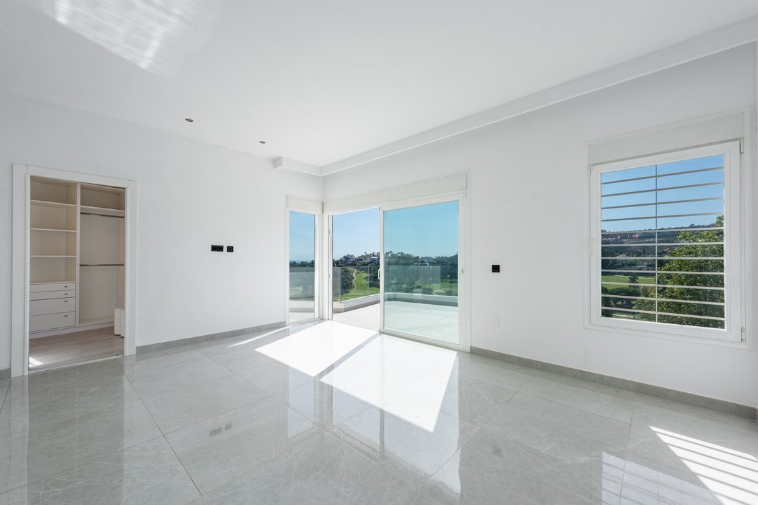 Villa in Benahavis, Andalusia, Spain 4 - 19027994